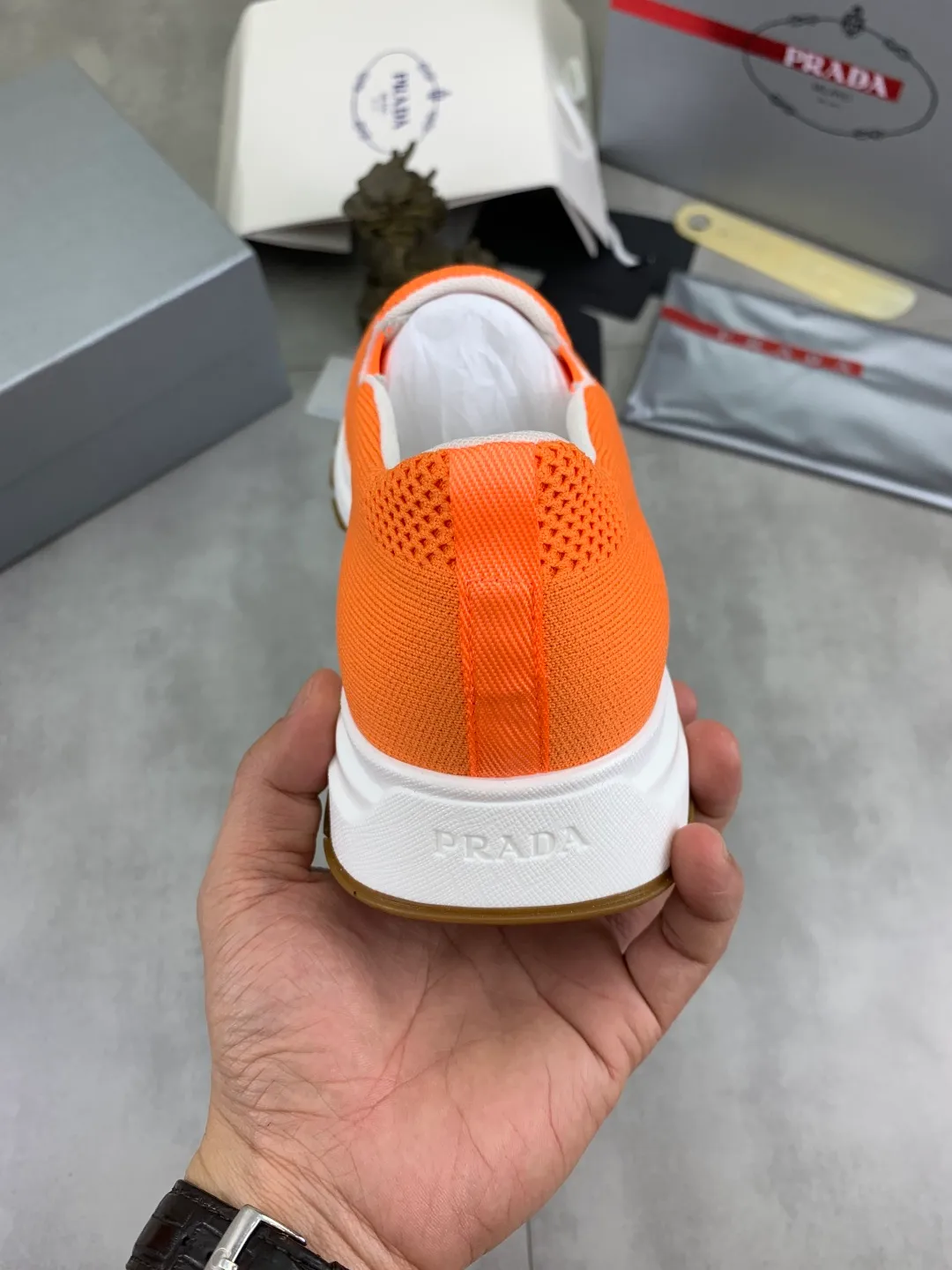 Men's shoes 💰P560💰[New model] Flying weave series (summer must-have) is now available on the official website, 🆘 Trendy brand (Prada) mainly promotes popular models, avant-garde and versatile fashionable men's shoes, private version molding, cowhide surface splicing 1:1.. Simple fashion, original imported cowhide lining and cowhide feet; the atmosphere and personality are more fashionable, eye-catching and pursuing class. It will subvert the old idea and be a must-have for fashion trendsetters with you! Must keep it for yourself! High-end comfort and low-end, high-end quality workmanship. Size: 38-45 6️⃣colors available.
